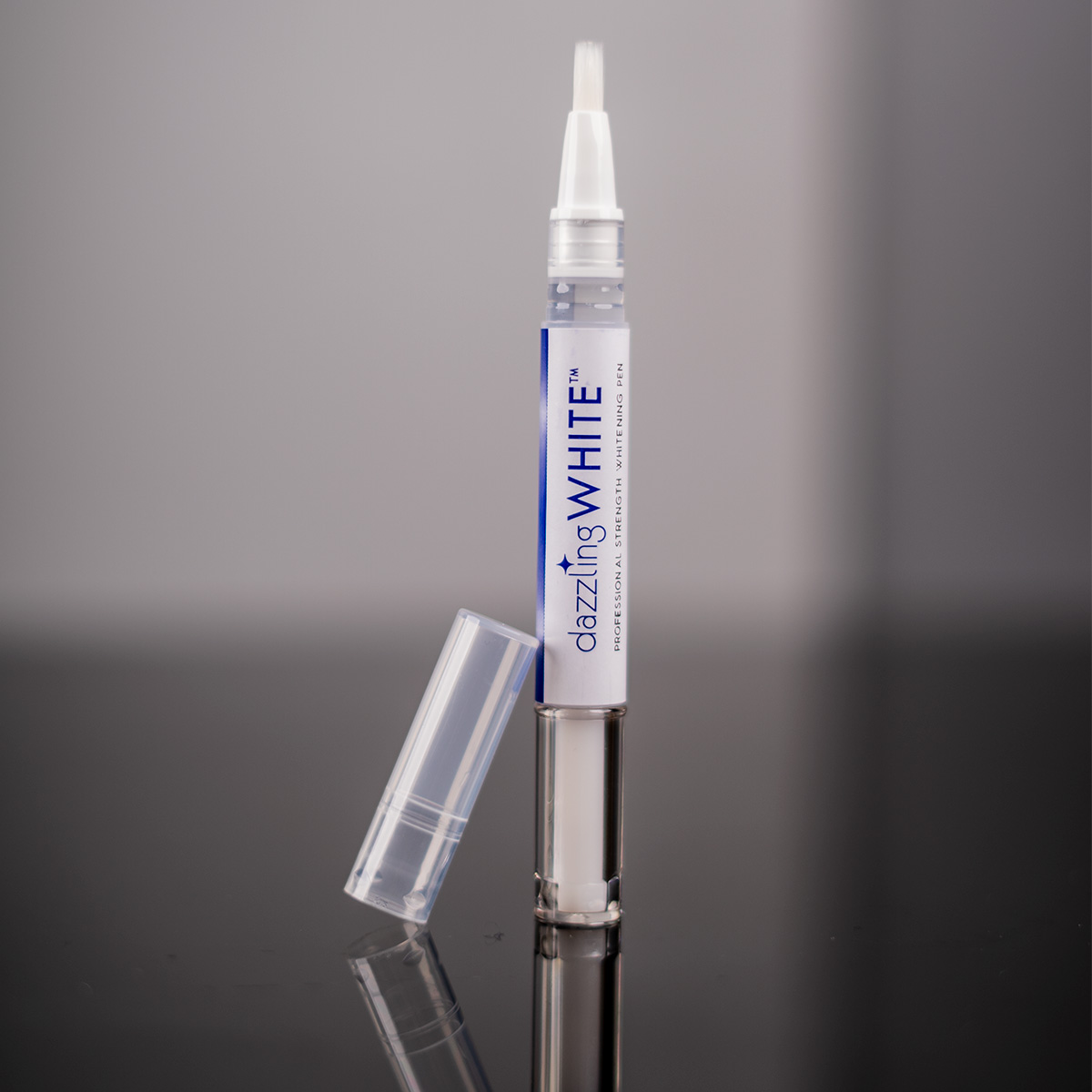 قلم سفید کننده دندان Dazzling White لبخندی زیبا داشته باش